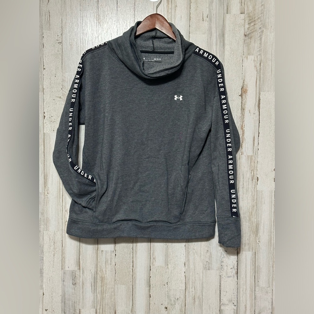 Under Armour‎ Pull Over